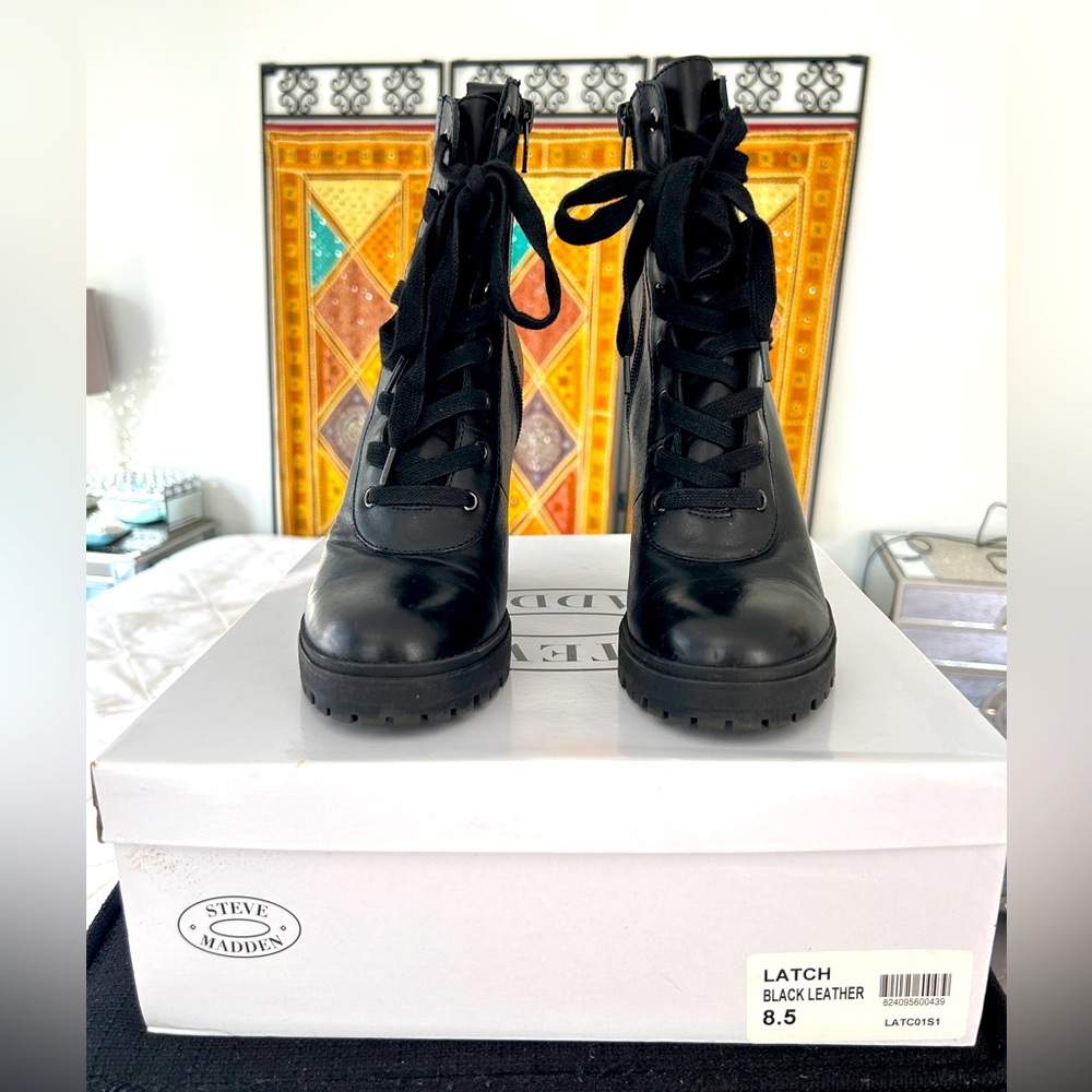 Steve Madden lace up platform booties